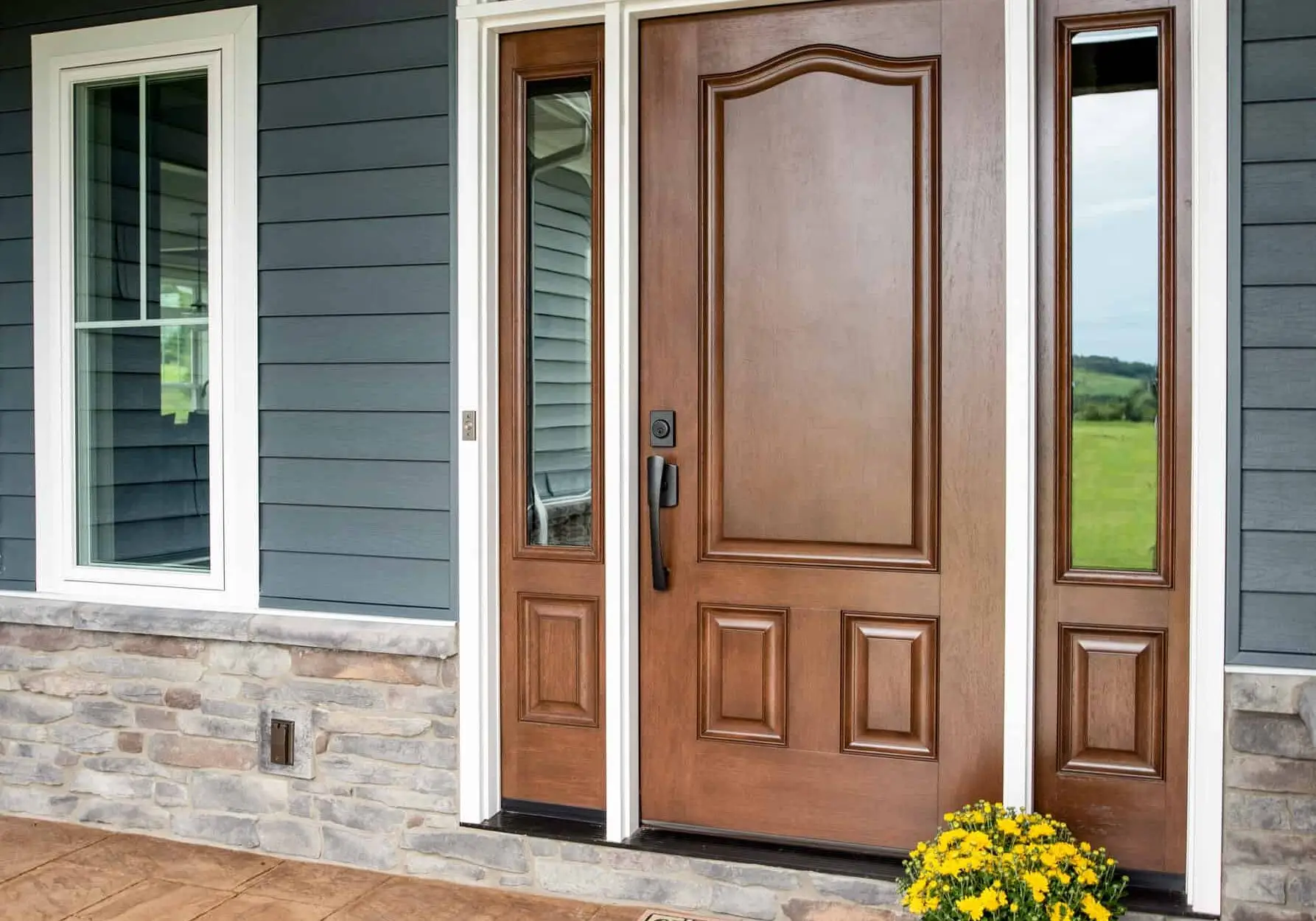 Signet-003-hazelnut-mahogany-1-e1645797662339